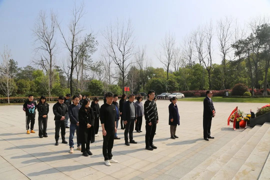弘揚傳統(tǒng)精神，緬懷革命先烈 | 集團黨總支開展清明祭掃革命先烈活動